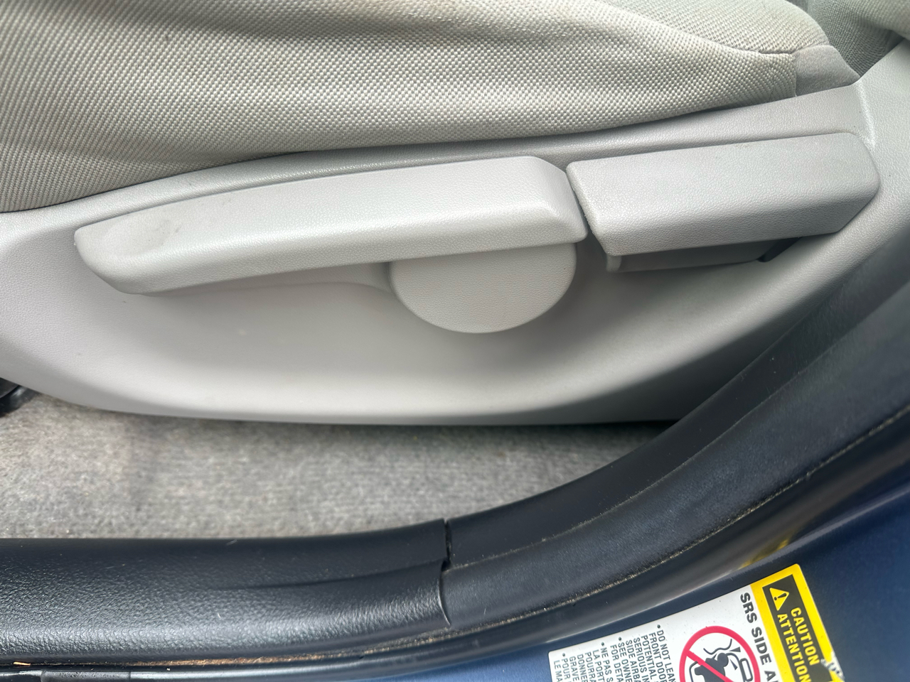 Toyota RAV4 FWD 4dr I4 (Natl) 2012