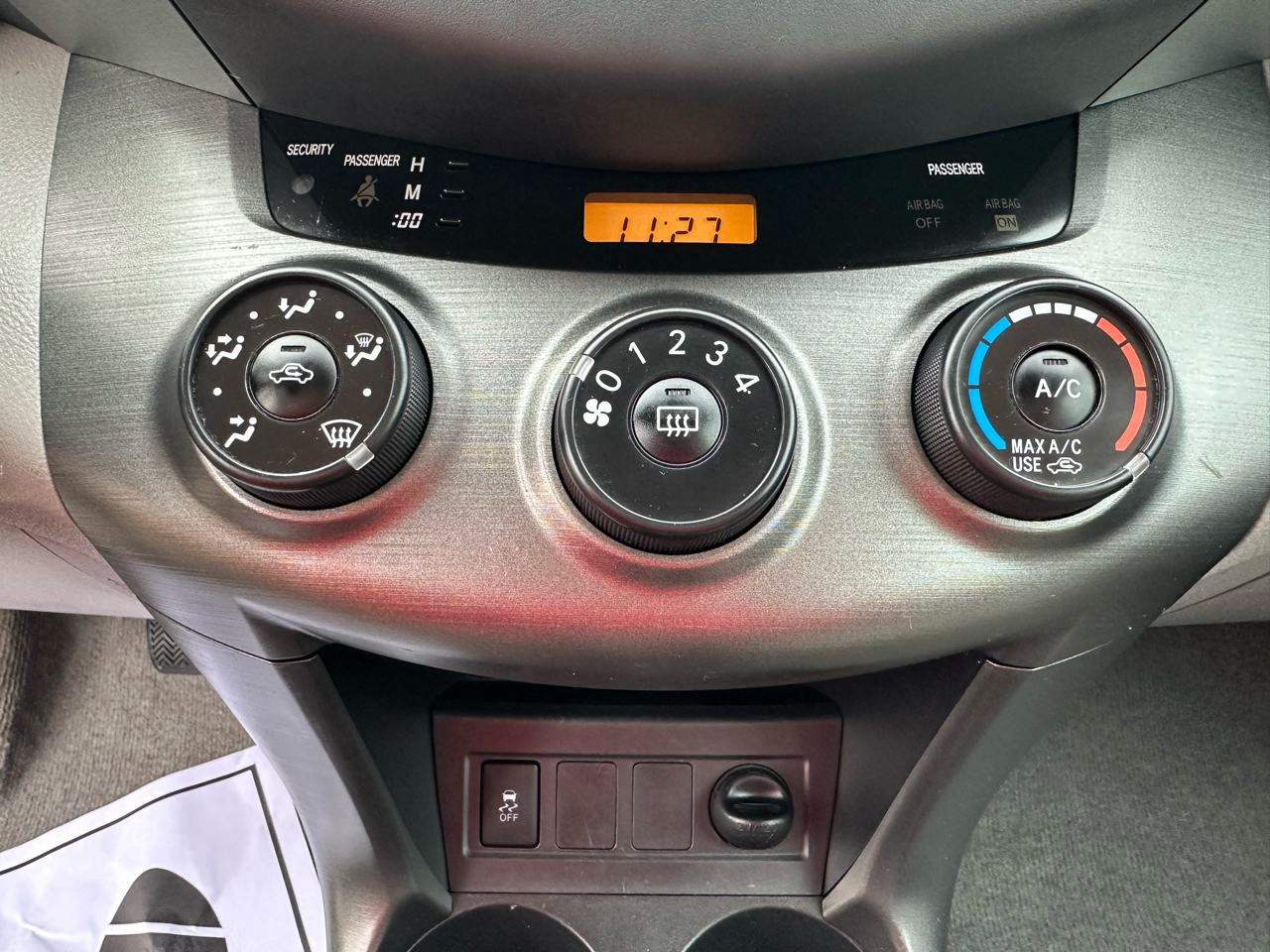 Toyota RAV4 FWD 4dr I4 (Natl) 2012