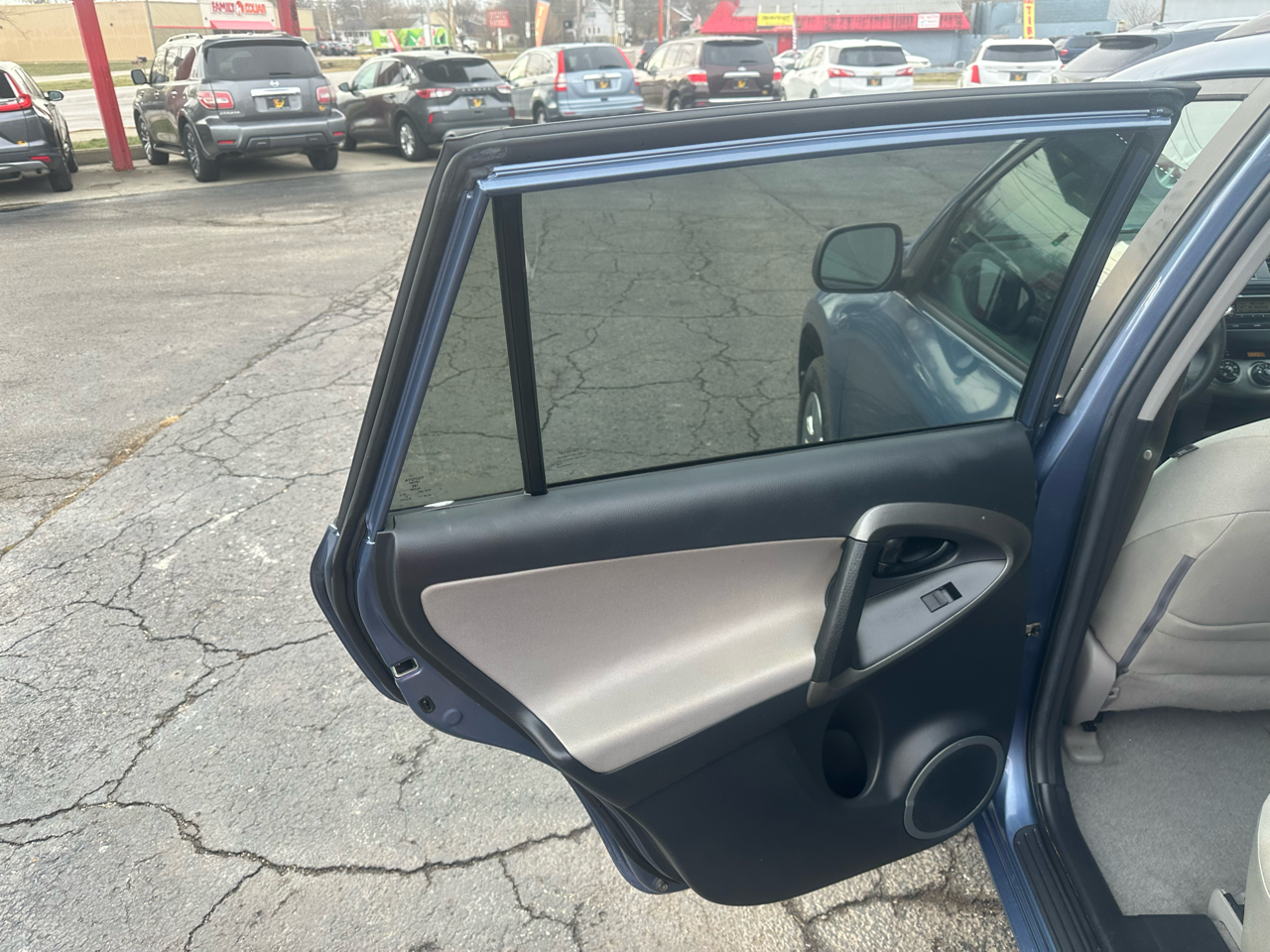 Toyota RAV4 FWD 4dr I4 (Natl) 2012