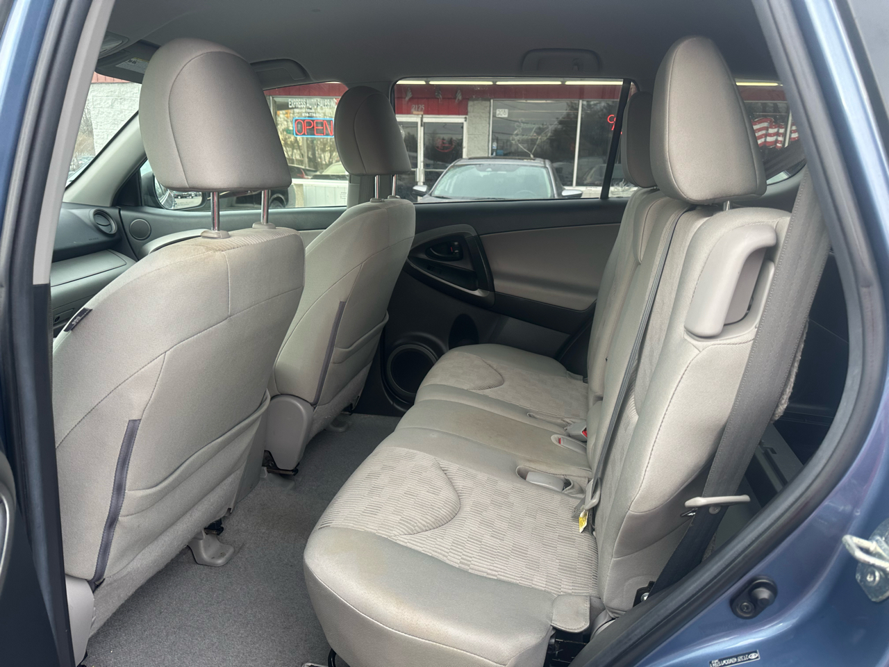 Toyota RAV4 FWD 4dr I4 (Natl) 2012