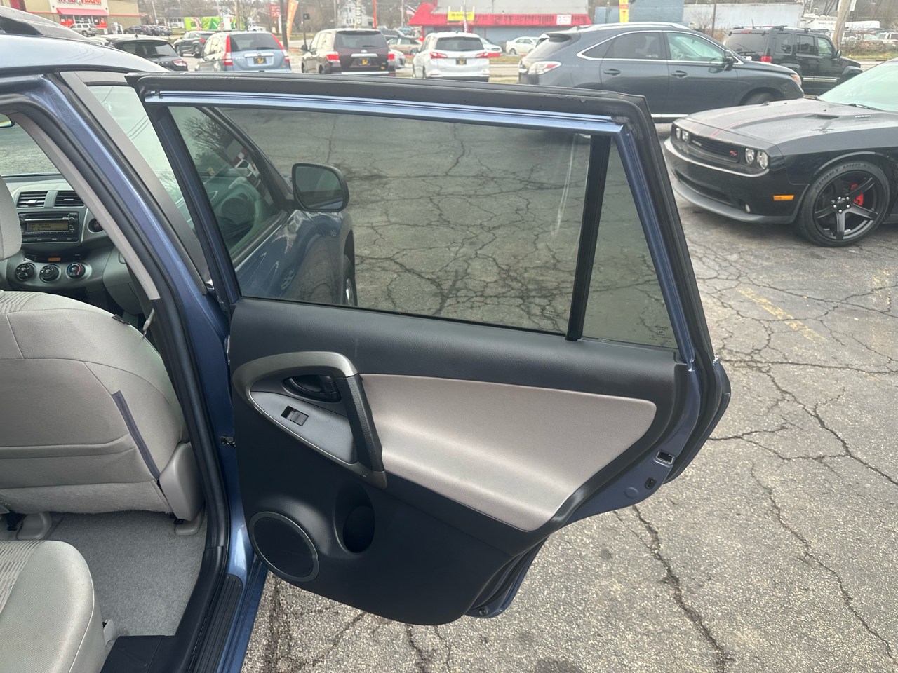 Toyota RAV4 FWD 4dr I4 (Natl) 2012