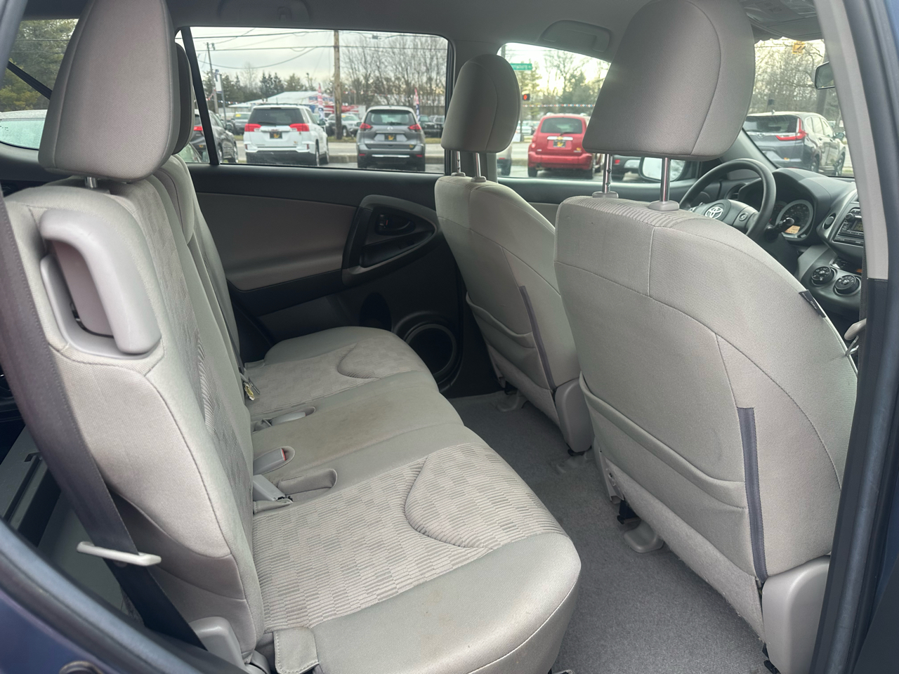 Toyota RAV4 FWD 4dr I4 (Natl) 2012