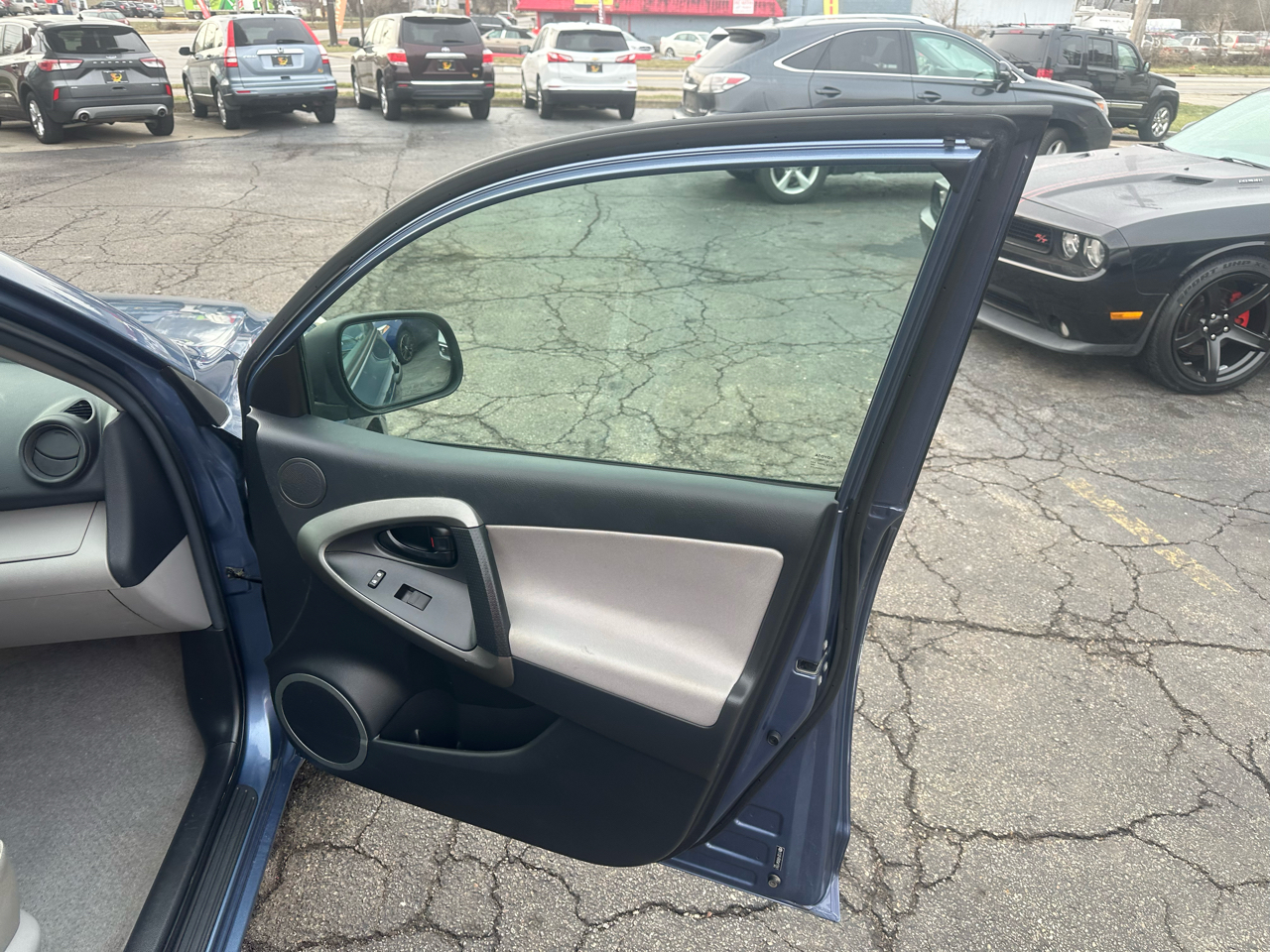 Toyota RAV4 FWD 4dr I4 (Natl) 2012