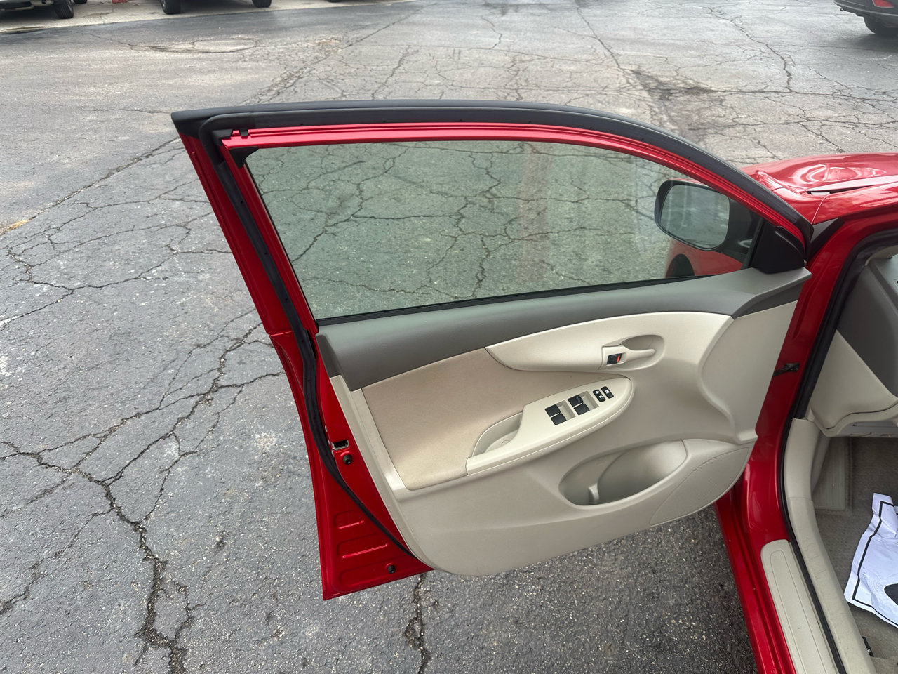 Toyota Corolla 4dr Sdn Man (Natl) 2009