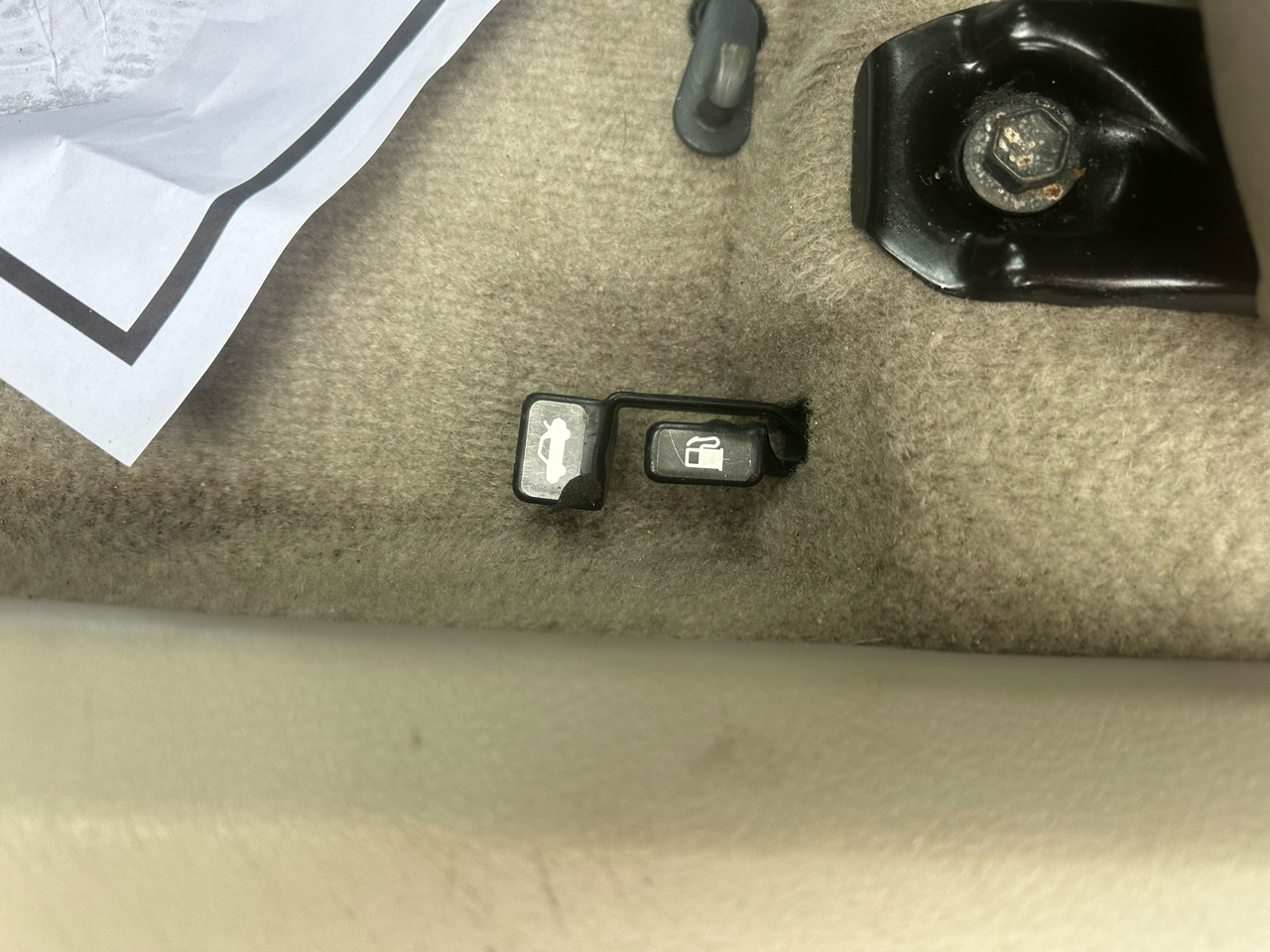 Toyota Corolla 4dr Sdn Man (Natl) 2009