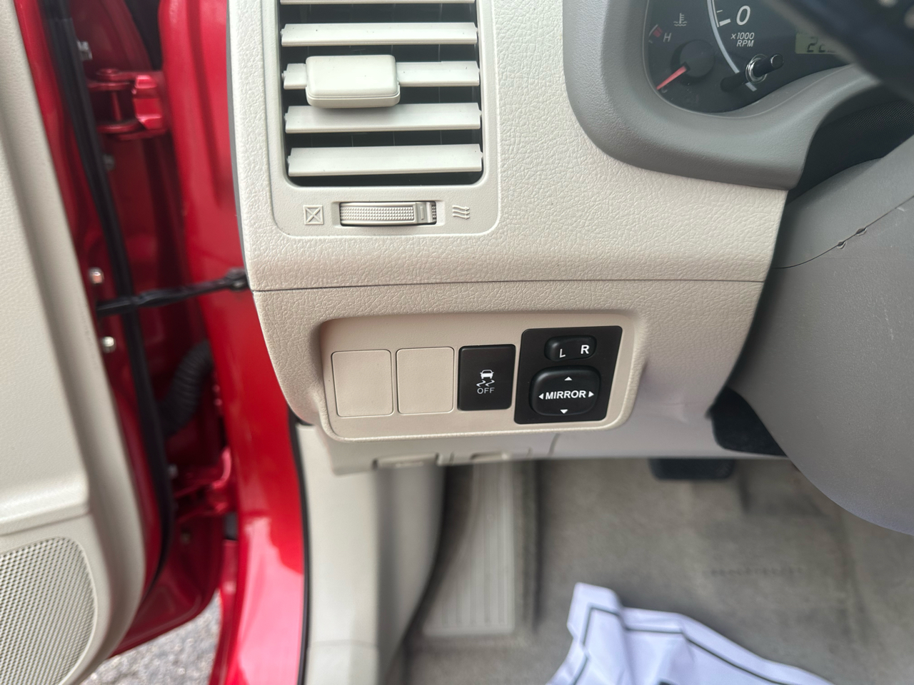 Toyota Corolla 4dr Sdn Man (Natl) 2009