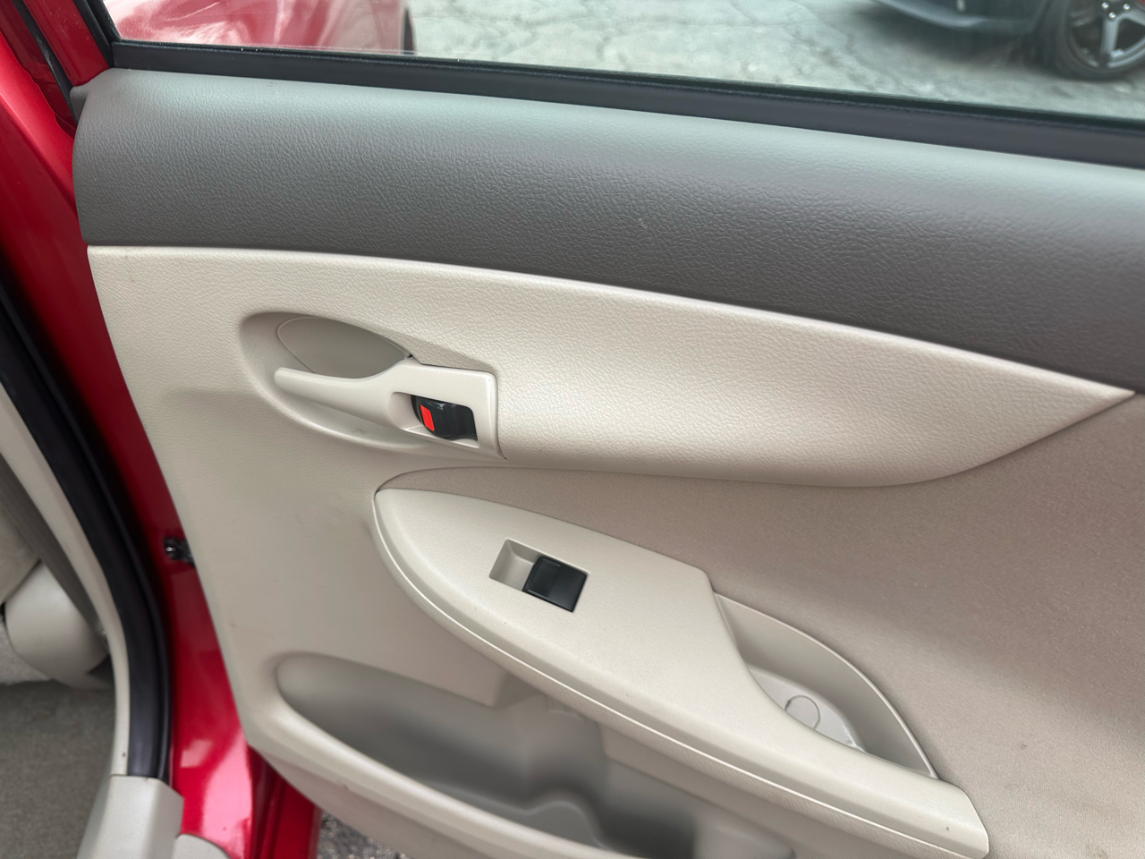 Toyota Corolla 4dr Sdn Man (Natl) 2009