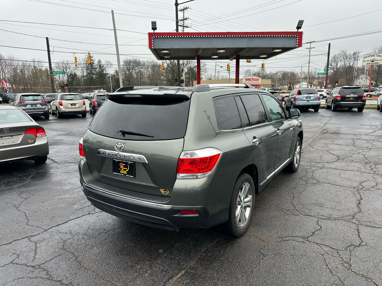 Toyota Highlander FWD 4dr V6 Limited (Natl) 2011