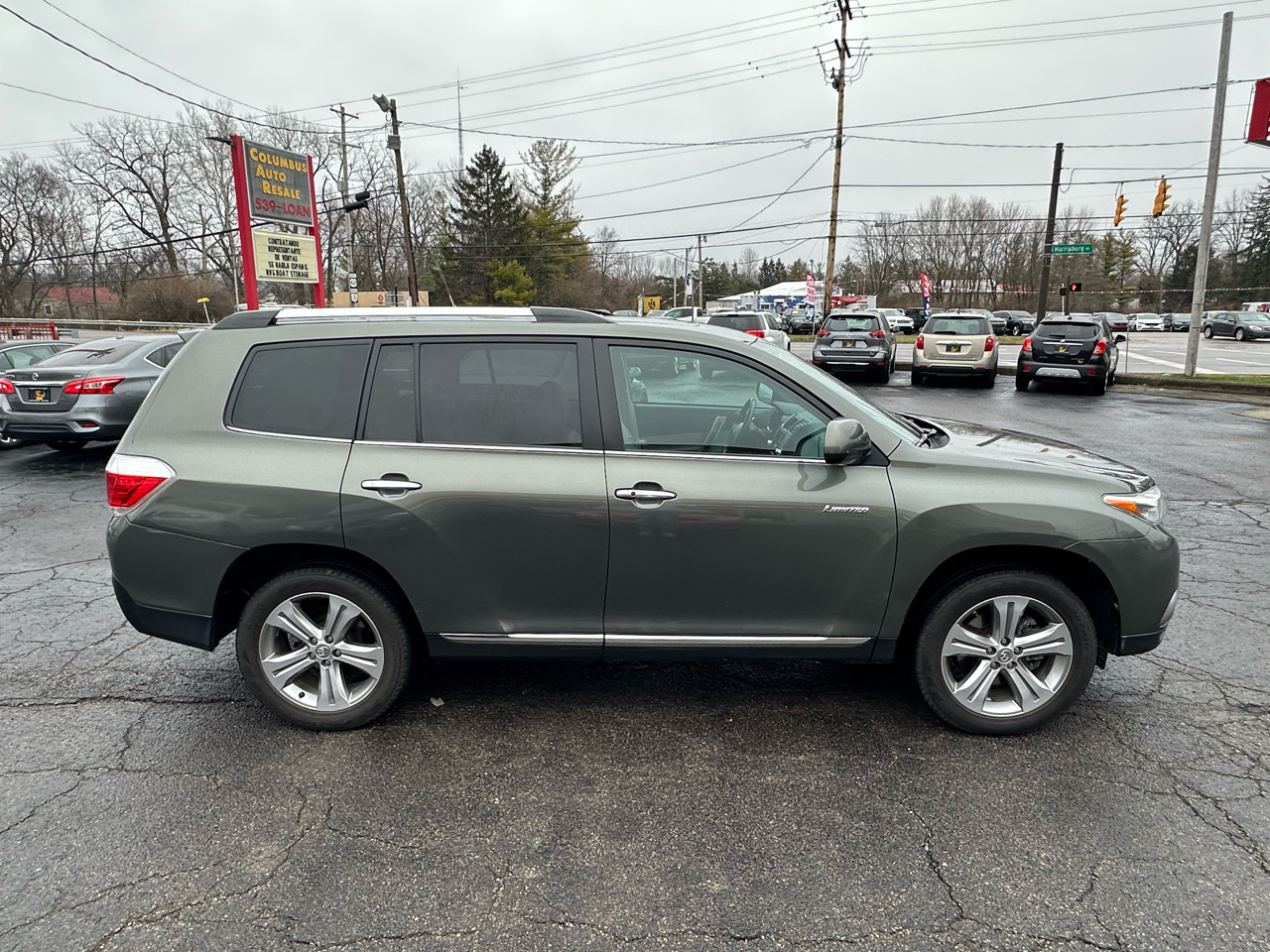 Toyota Highlander FWD 4dr V6 Limited (Natl) 2011