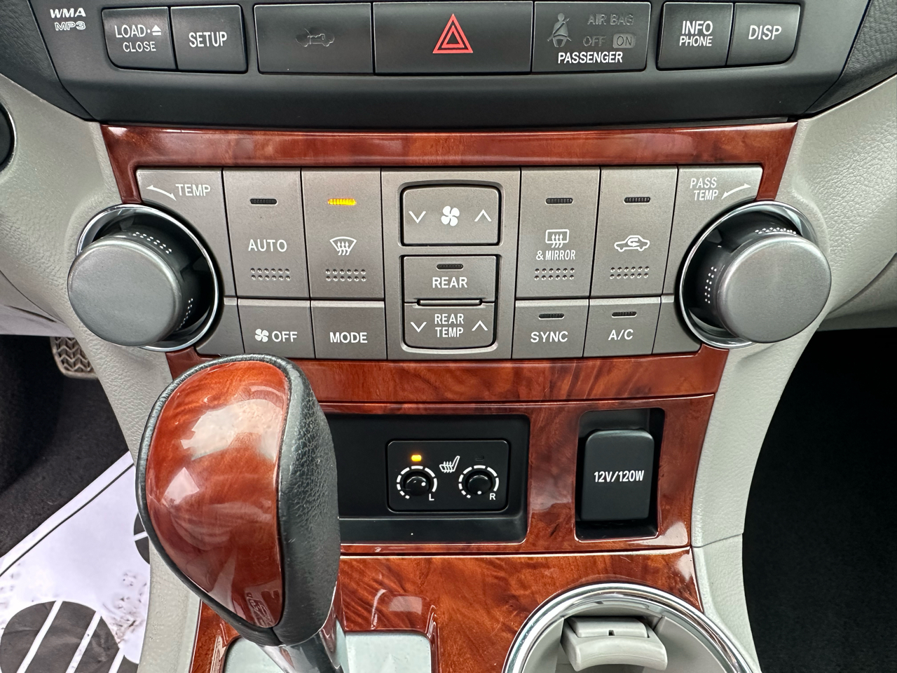 Toyota Highlander FWD 4dr V6 Limited (Natl) 2011