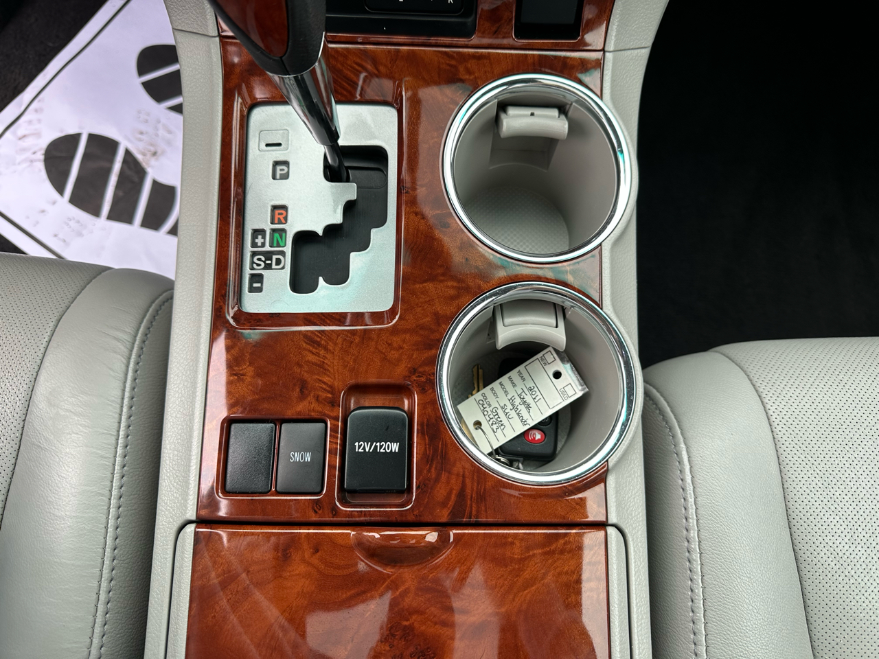 Toyota Highlander FWD 4dr V6 Limited (Natl) 2011