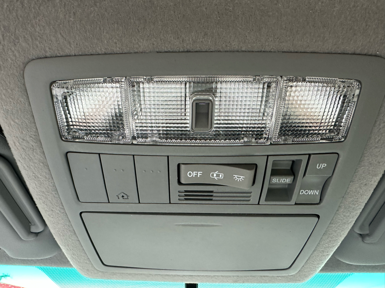 Toyota Highlander FWD 4dr V6 Limited (Natl) 2011