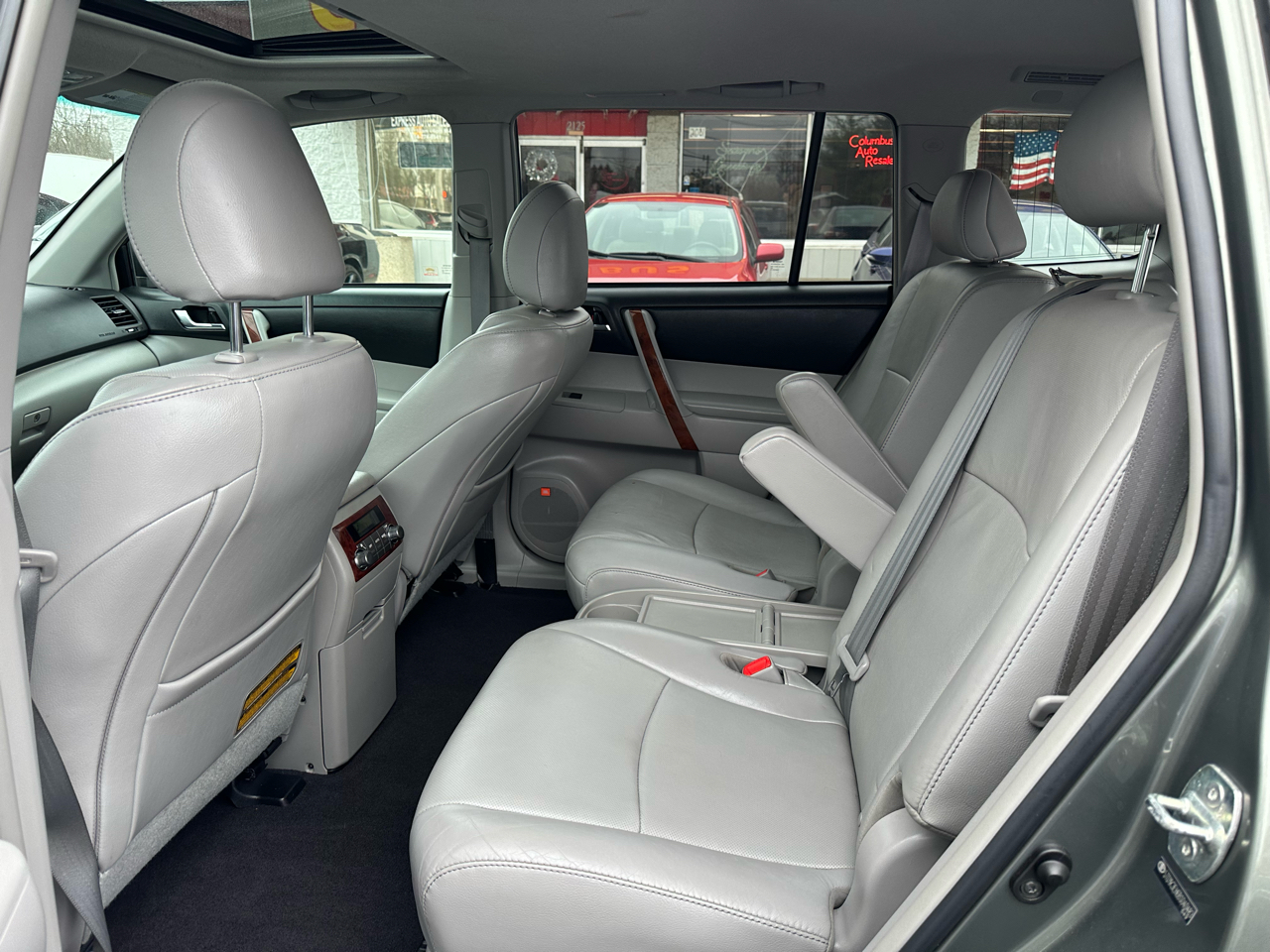 Toyota Highlander FWD 4dr V6 Limited (Natl) 2011