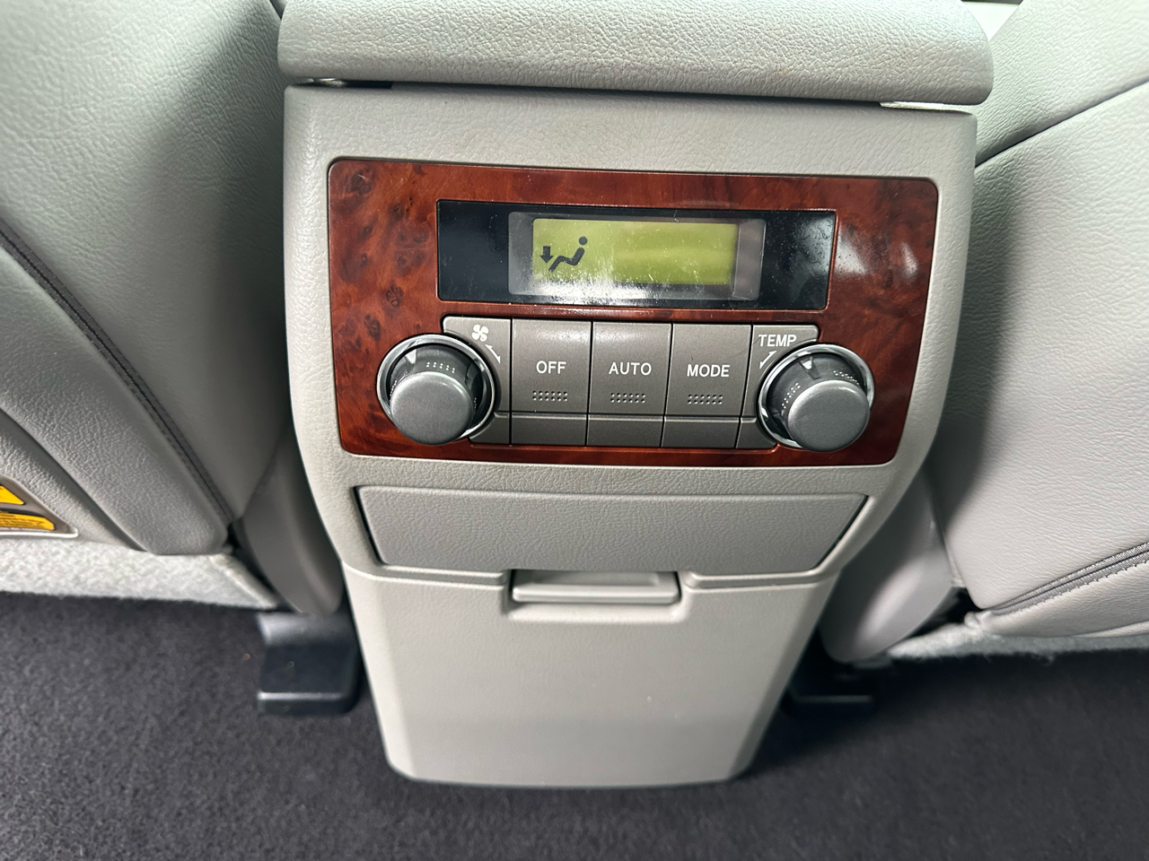 Toyota Highlander FWD 4dr V6 Limited (Natl) 2011