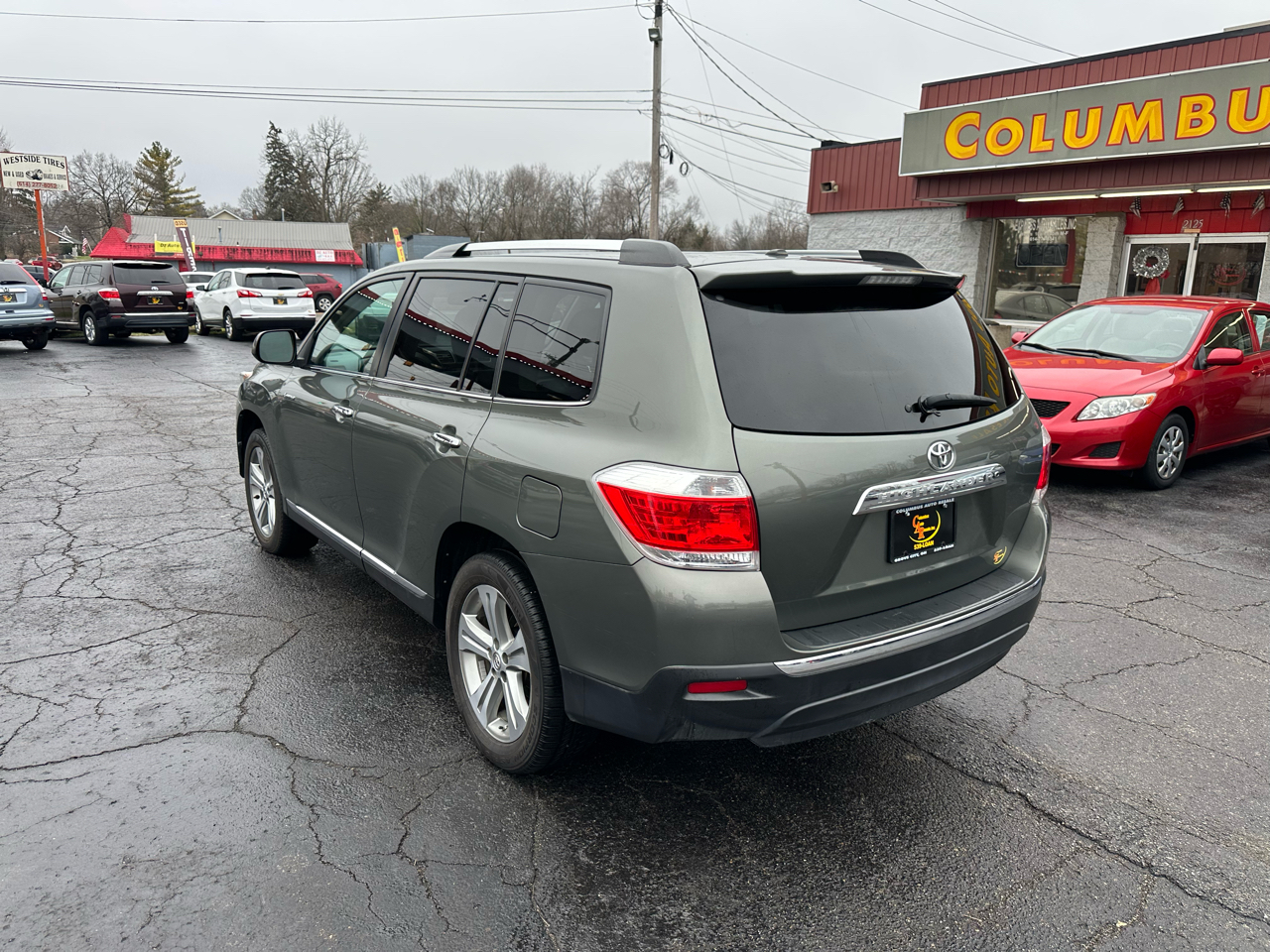 Toyota Highlander FWD 4dr V6 Limited (Natl) 2011
