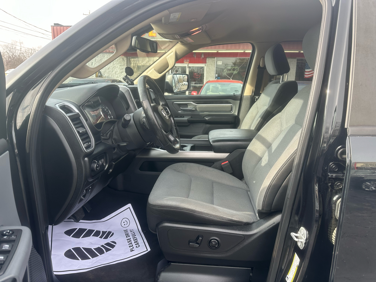 RAM 1500 Big Horn/Lone Star 4x4 Crew Cab 5'7" Box 2019