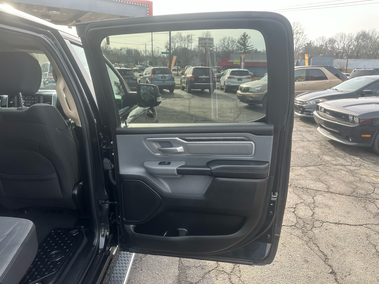 RAM 1500 Big Horn/Lone Star 4x4 Crew Cab 5'7" Box 2019