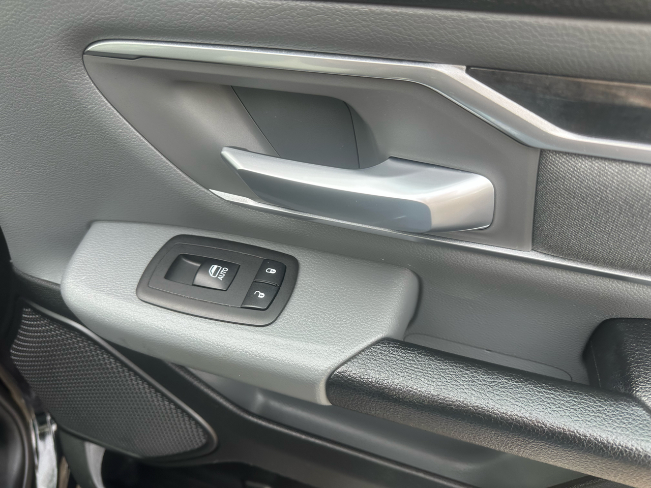 RAM 1500 Big Horn/Lone Star 4x4 Crew Cab 5'7" Box 2019