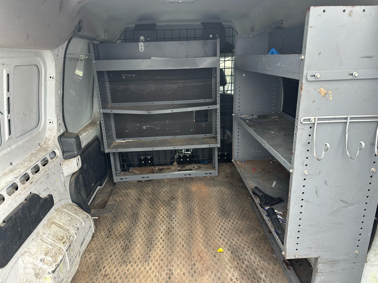 Ford Transit Connect 114.6" XL w/o side or rear door glass 2011