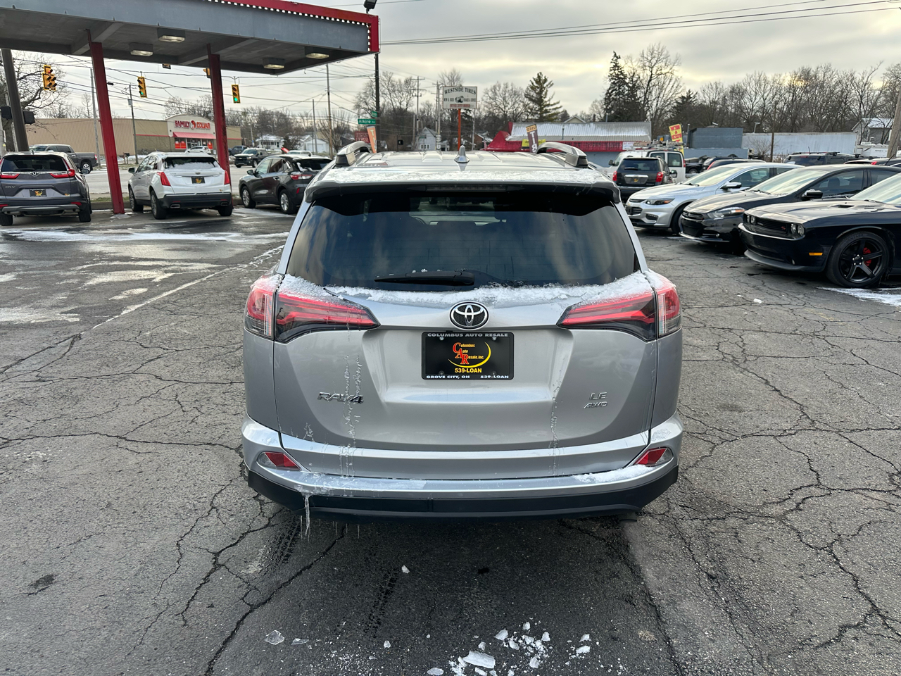 Toyota RAV4 LE AWD (Natl) 2018