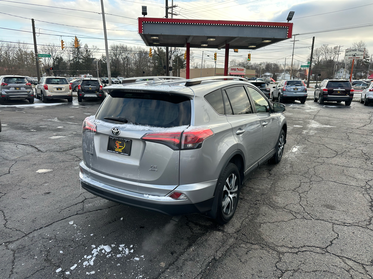 Toyota RAV4 LE AWD (Natl) 2018