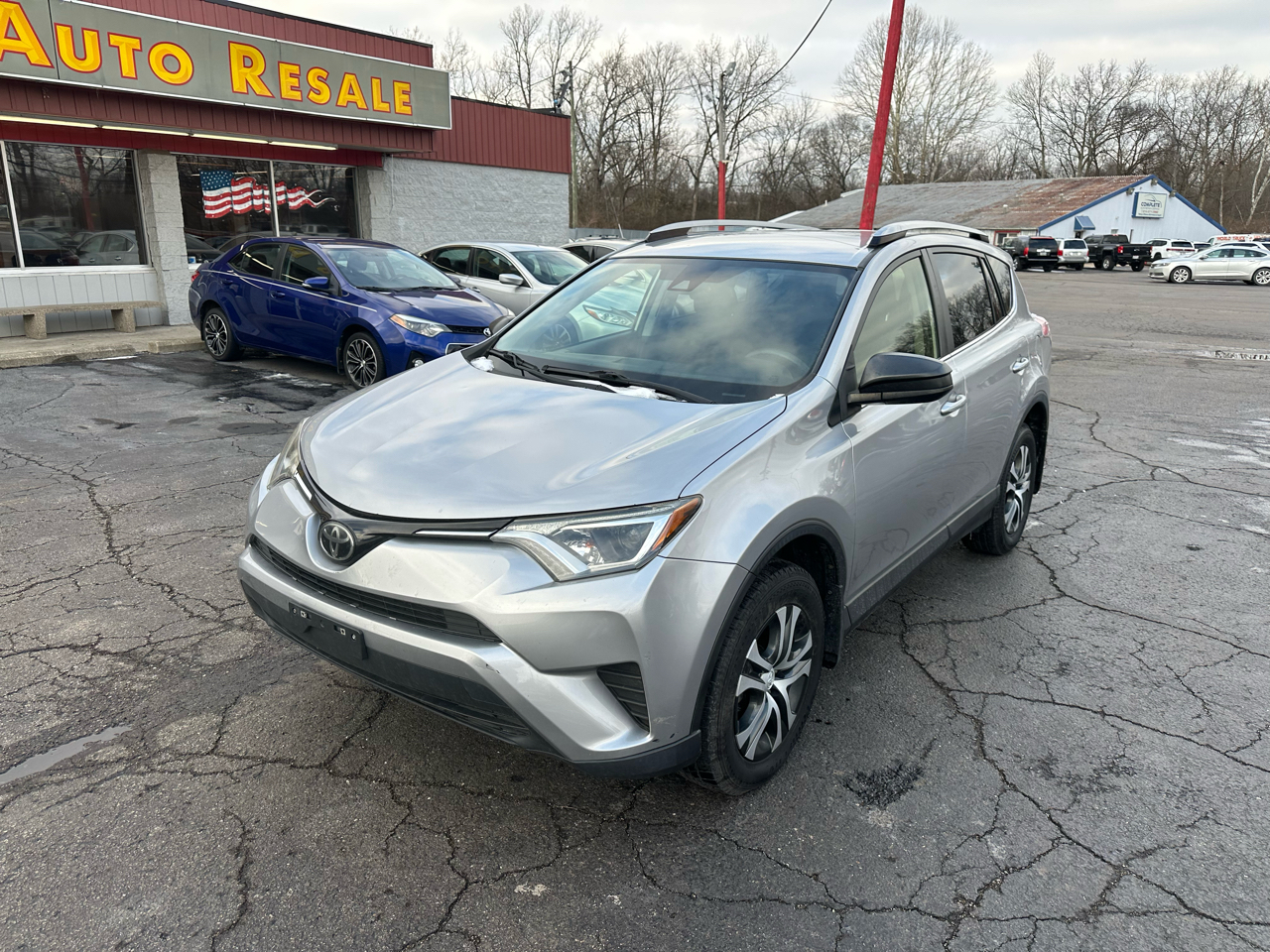Toyota RAV4 LE AWD (Natl) 2018