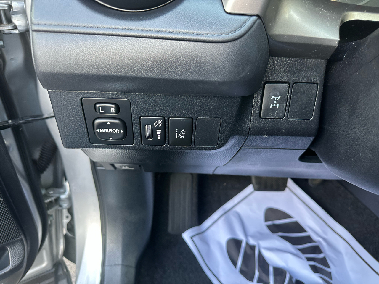 Toyota RAV4 LE AWD (Natl) 2018