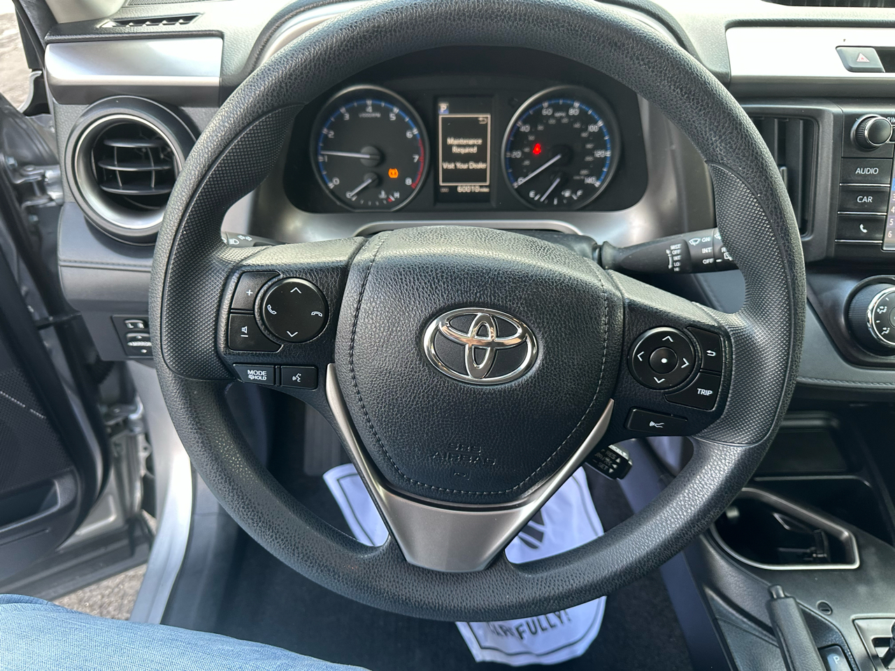 Toyota RAV4 LE AWD (Natl) 2018