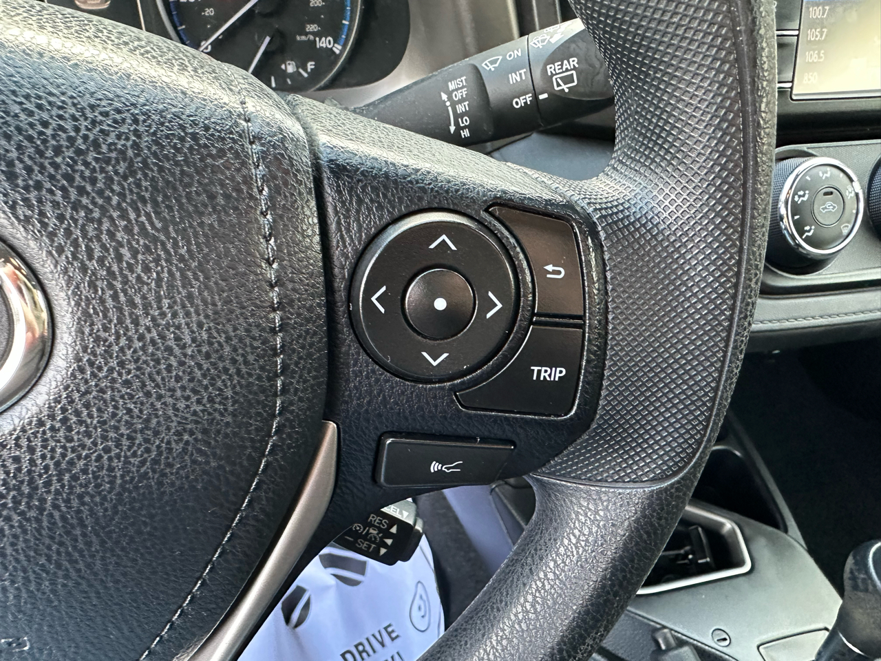 Toyota RAV4 LE AWD (Natl) 2018