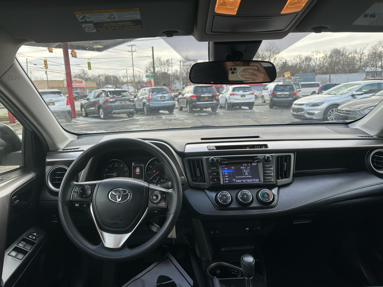 Toyota RAV4 LE AWD (Natl) 2018
