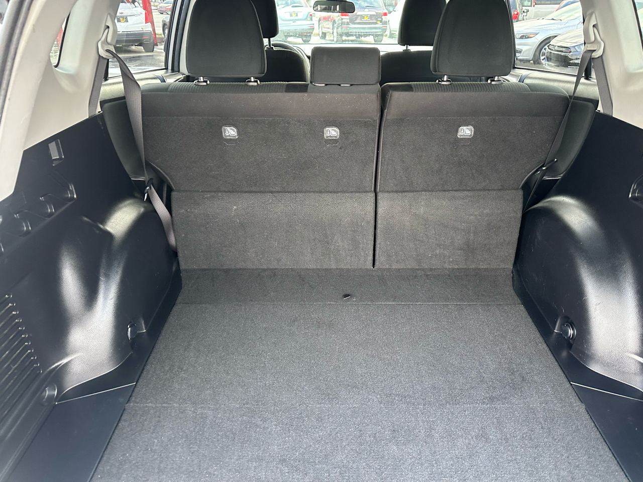 Toyota RAV4 LE AWD (Natl) 2018