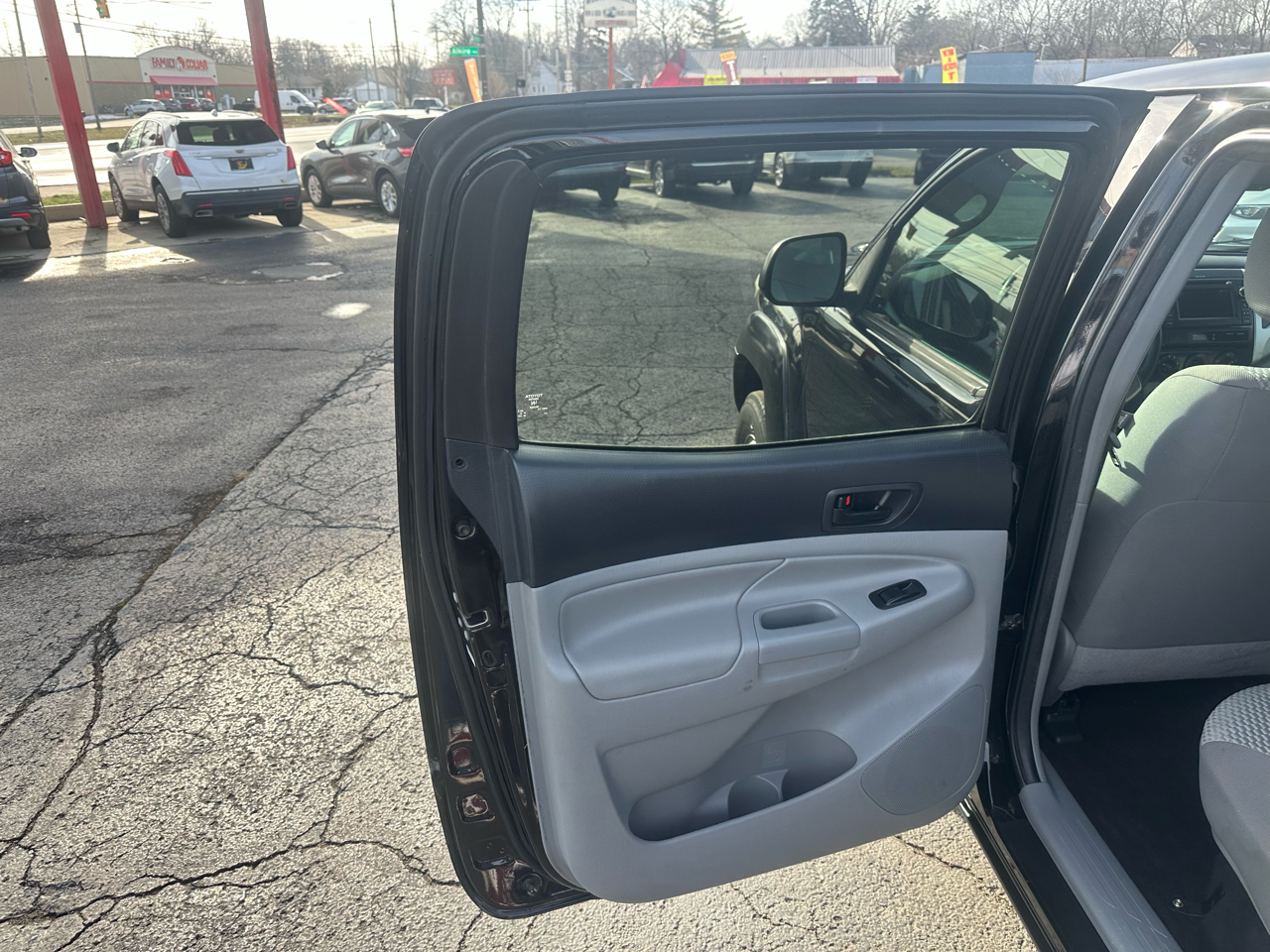 Toyota Tacoma 2WD Double Cab I4 AT PreRunner (Natl) 2013