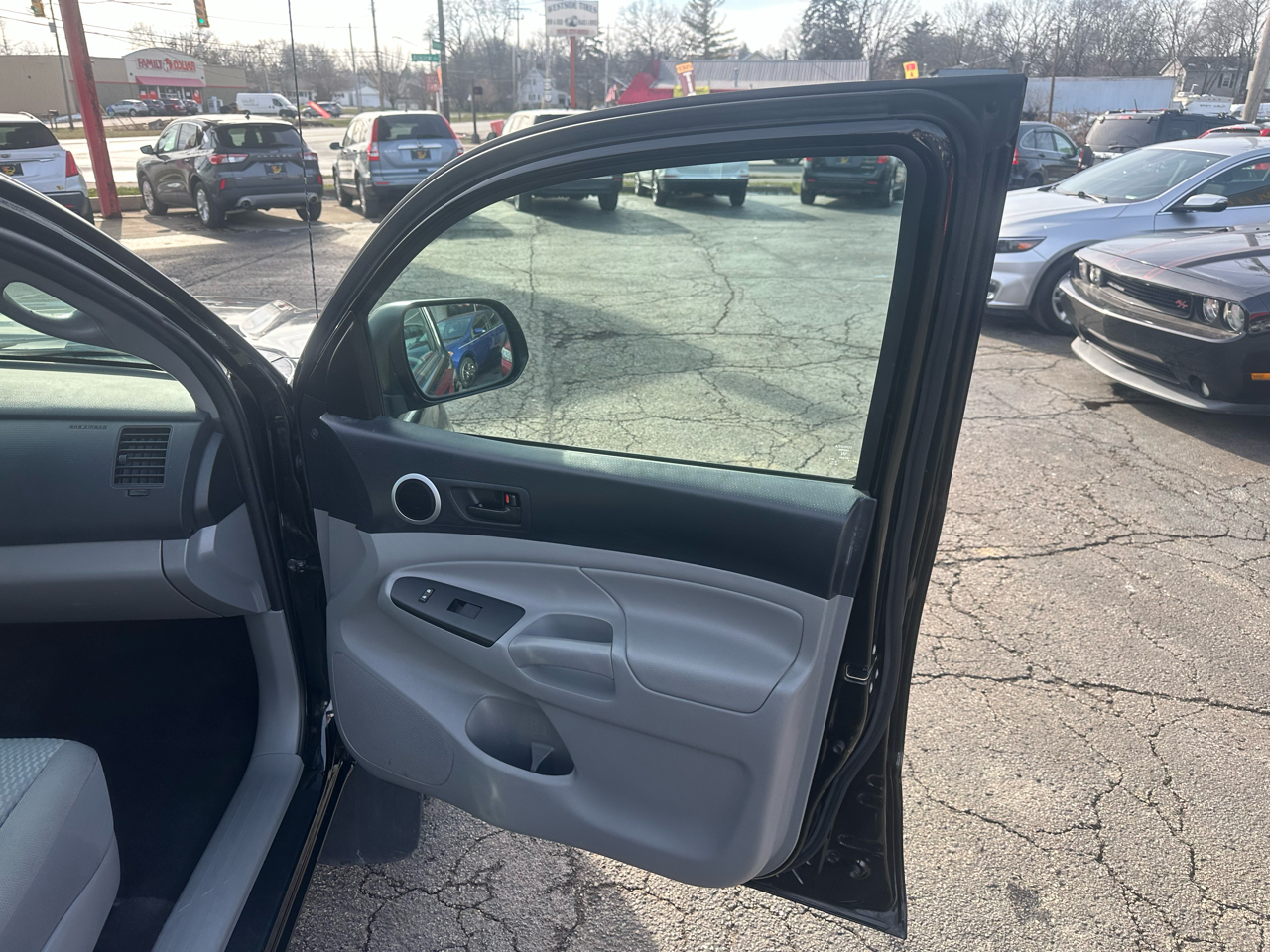 Toyota Tacoma 2WD Double Cab I4 AT PreRunner (Natl) 2013