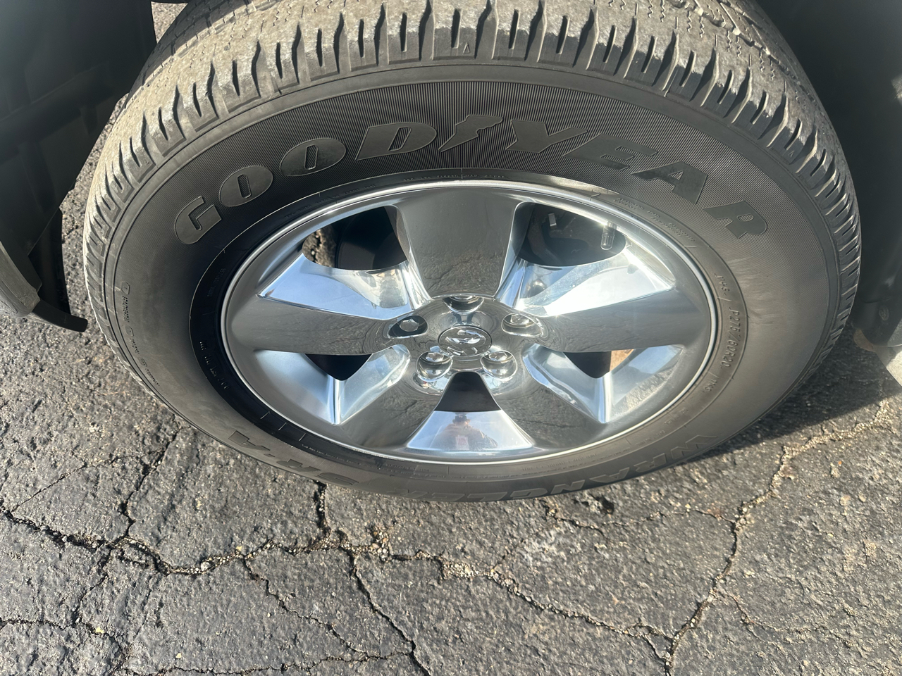 RAM 1500 Big Horn 4x4 Crew Cab 5'7" Box 2017