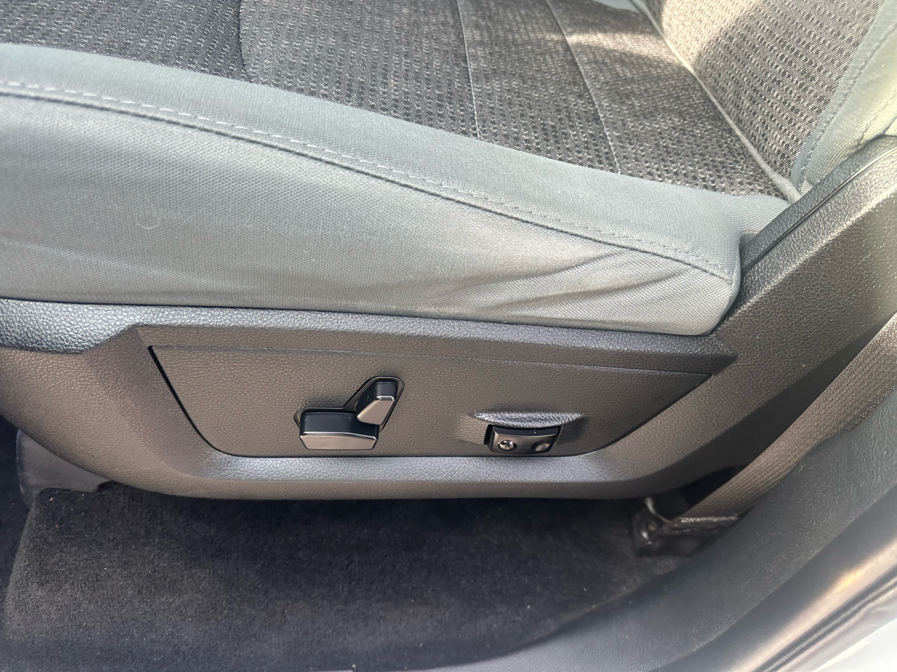 RAM 1500 Big Horn 4x4 Crew Cab 5'7" Box 2017