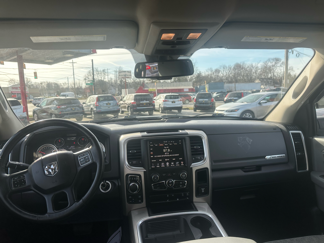 RAM 1500 Big Horn 4x4 Crew Cab 5'7" Box 2017