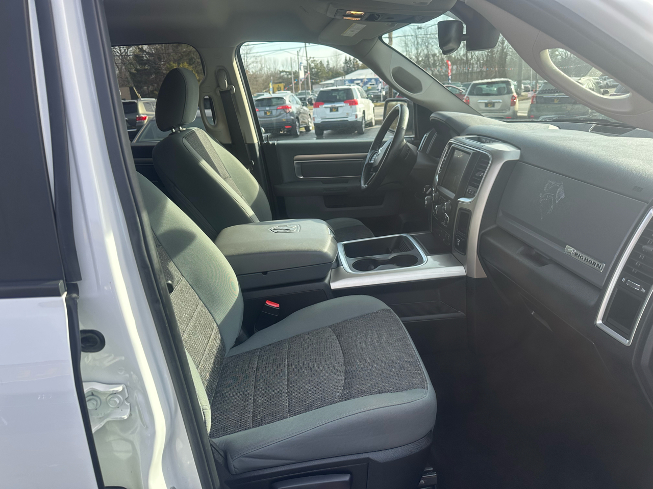 RAM 1500 Big Horn 4x4 Crew Cab 5'7" Box 2017