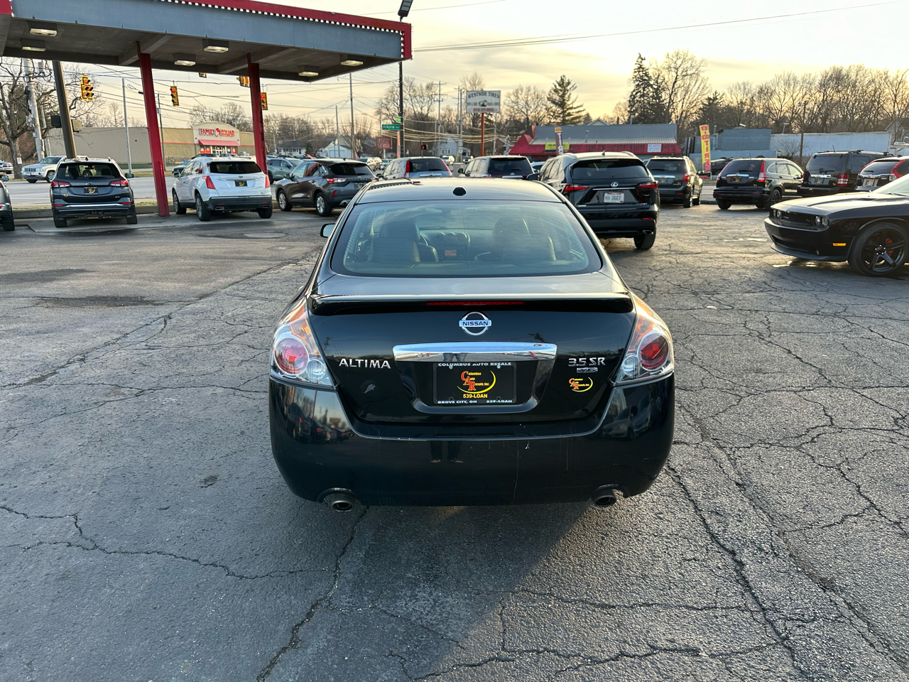 Nissan Altima 4dr Sdn V6 CVT 3.5 SR 2011