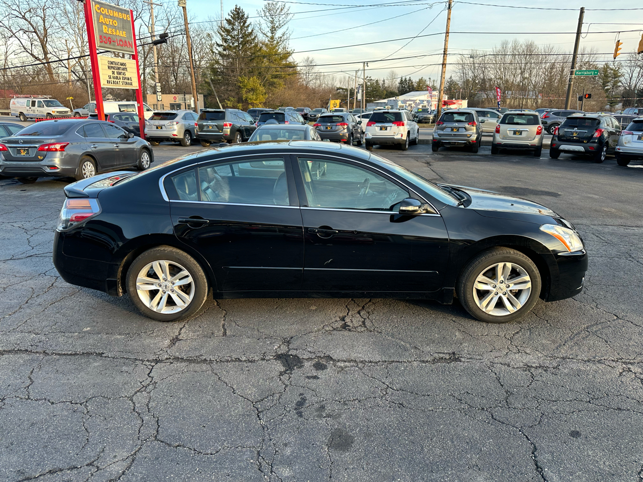 Nissan Altima 4dr Sdn V6 CVT 3.5 SR 2011