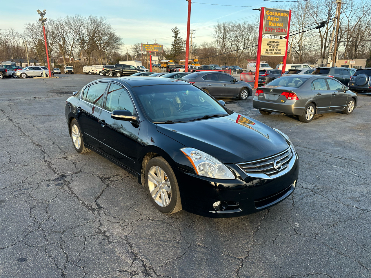 Nissan Altima 4dr Sdn V6 CVT 3.5 SR 2011