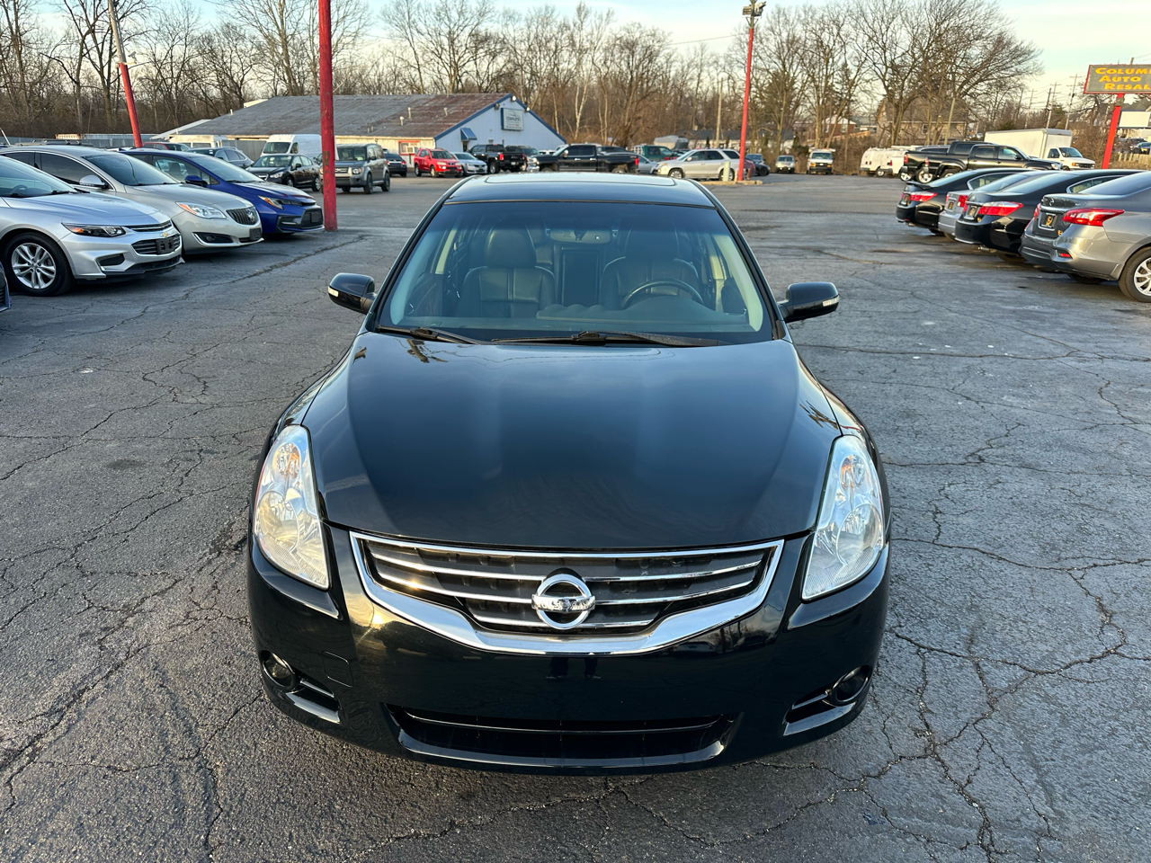 Nissan Altima 4dr Sdn V6 CVT 3.5 SR 2011