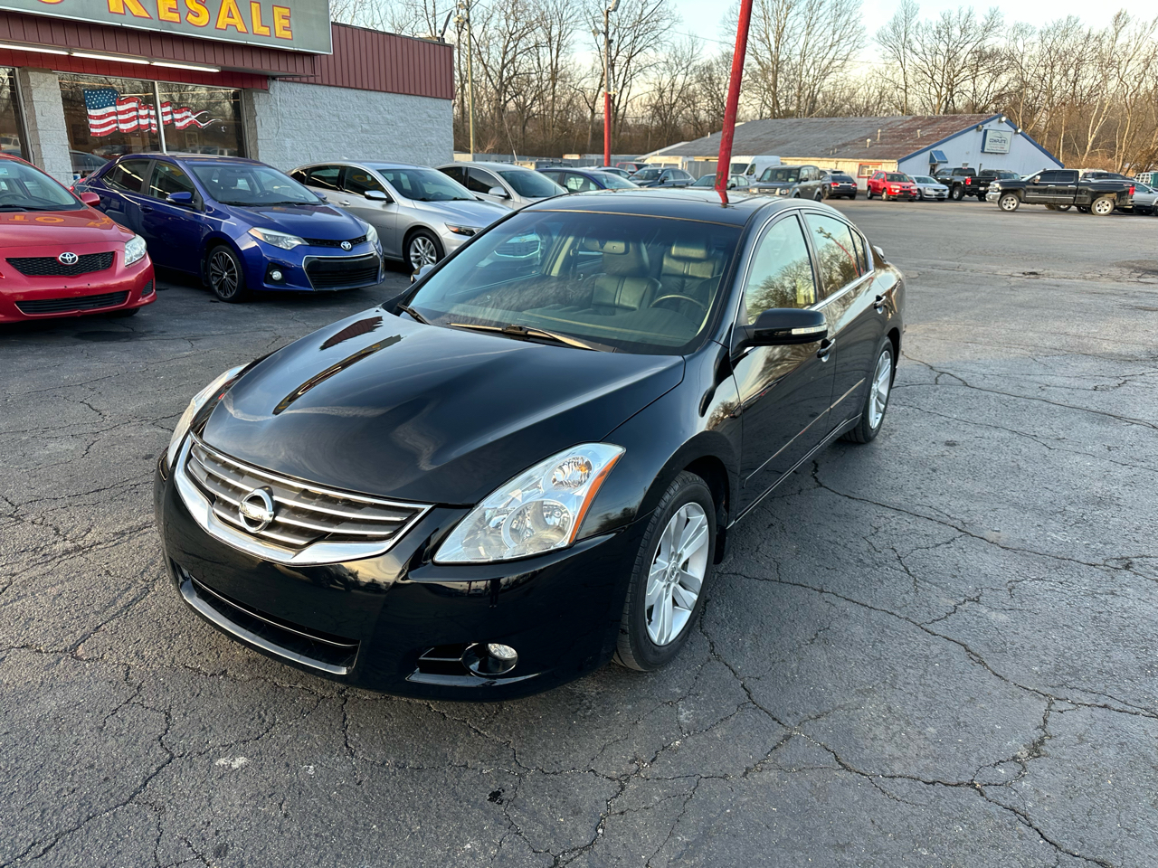 Nissan Altima 4dr Sdn V6 CVT 3.5 SR 2011