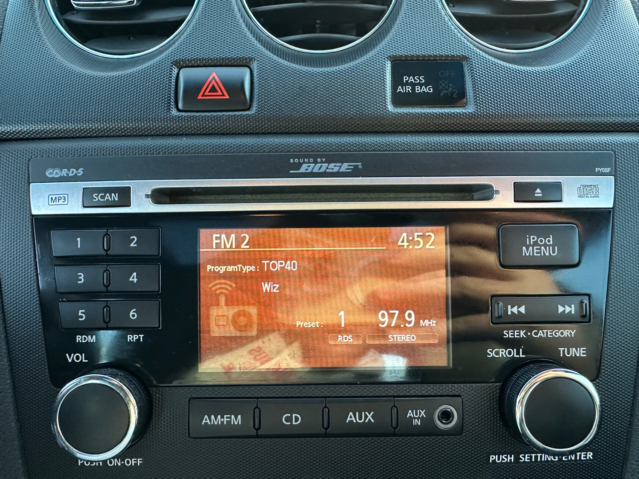 Nissan Altima 4dr Sdn V6 CVT 3.5 SR 2011