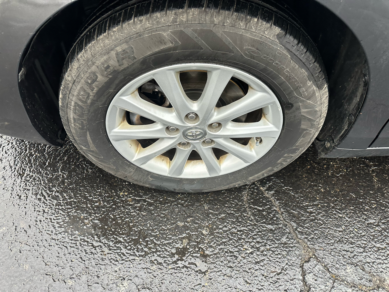 Toyota Camry 4dr Sdn I4 Man (Natl) 2010