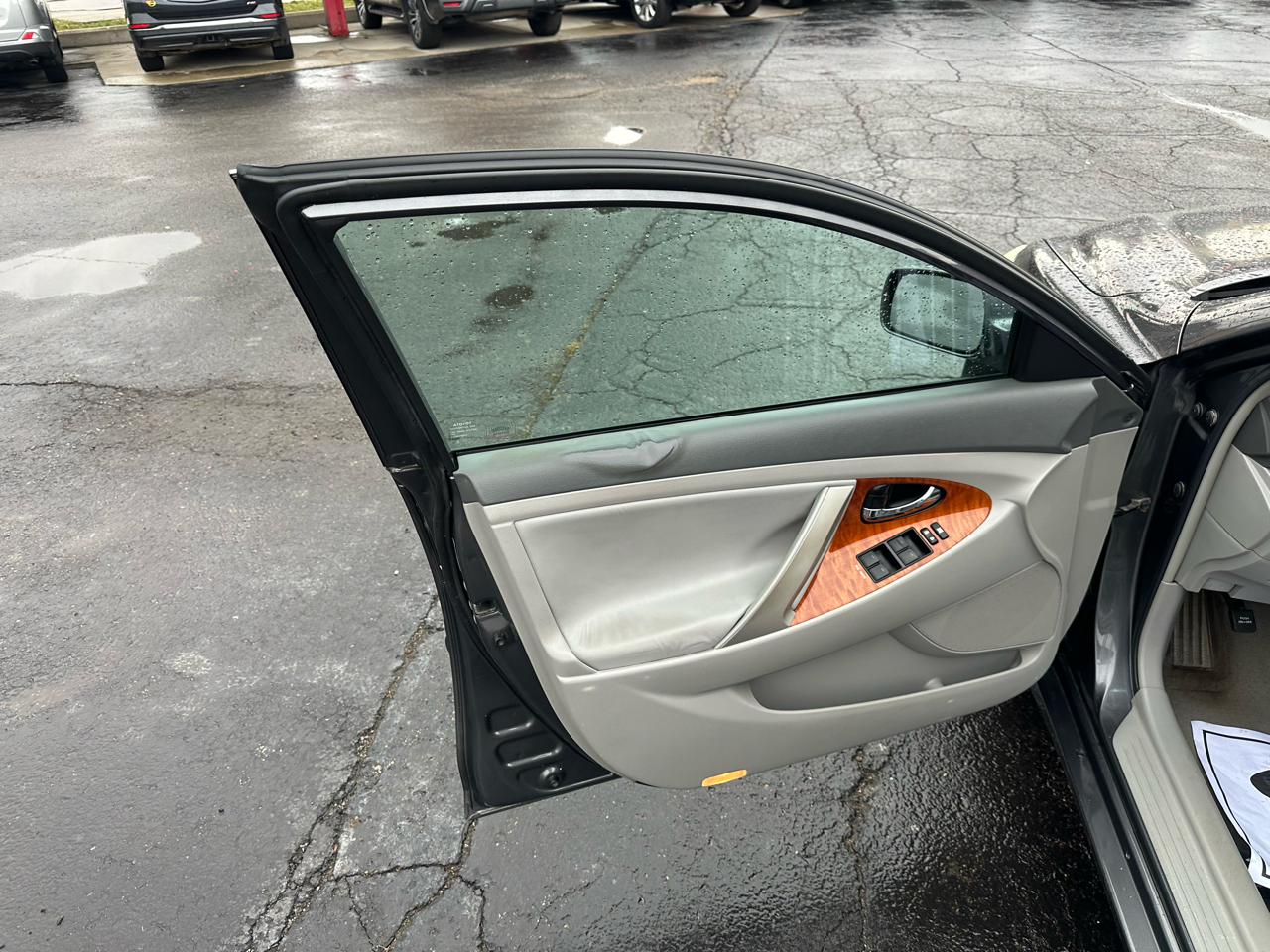 Toyota Camry 4dr Sdn I4 Man (Natl) 2010