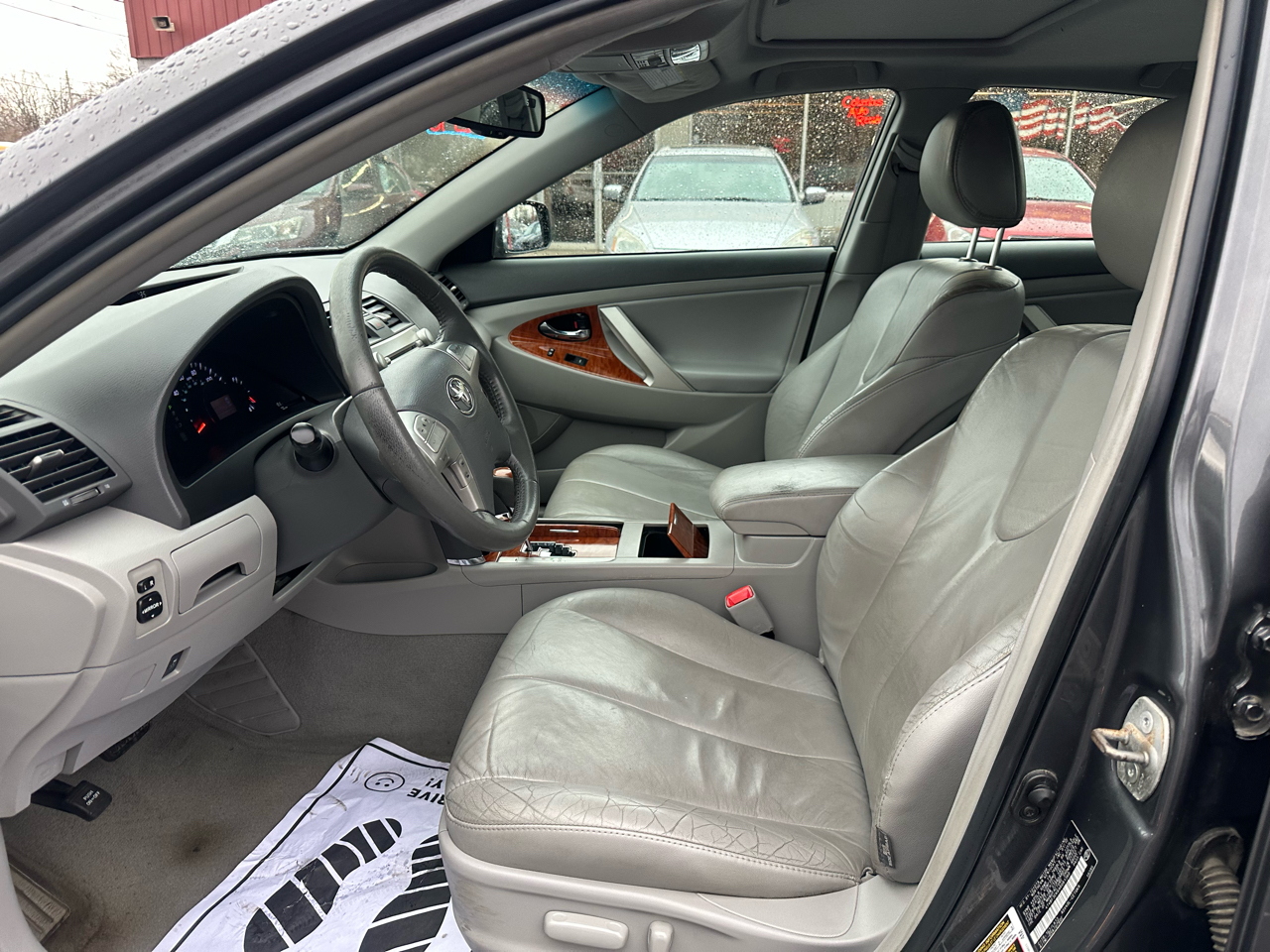 Toyota Camry 4dr Sdn I4 Man (Natl) 2010