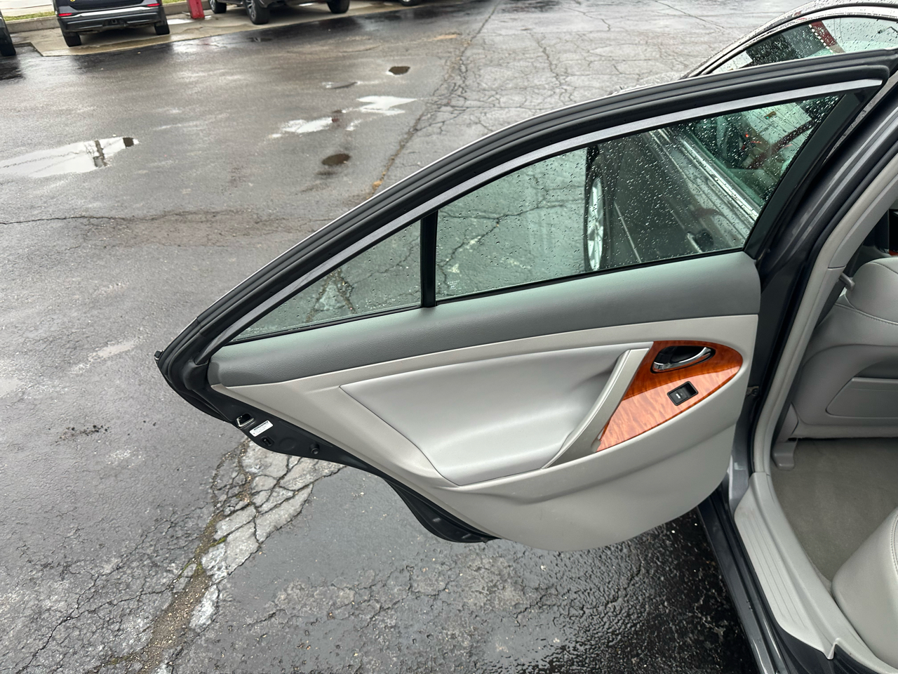 Toyota Camry 4dr Sdn I4 Man (Natl) 2010