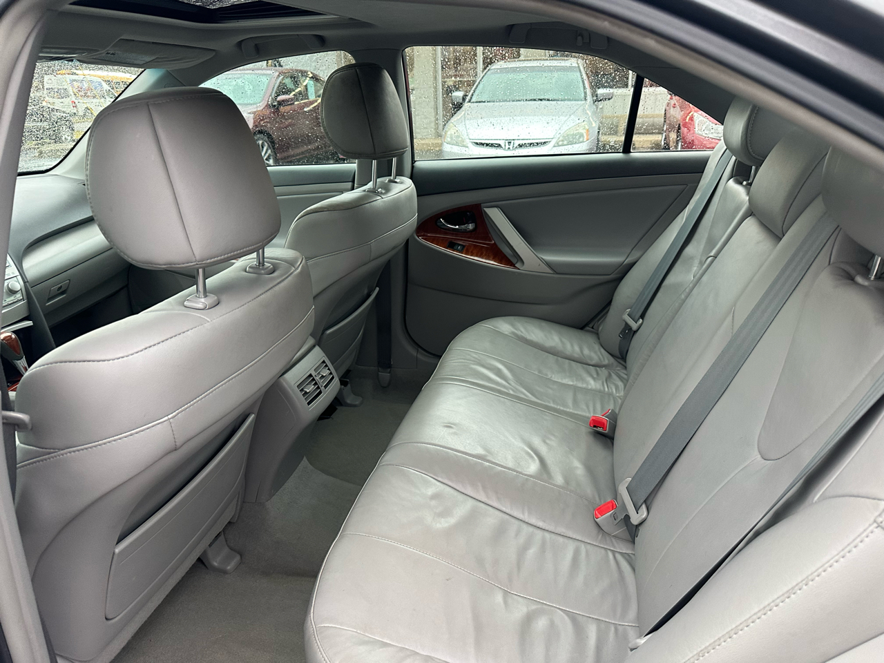 Toyota Camry 4dr Sdn I4 Man (Natl) 2010