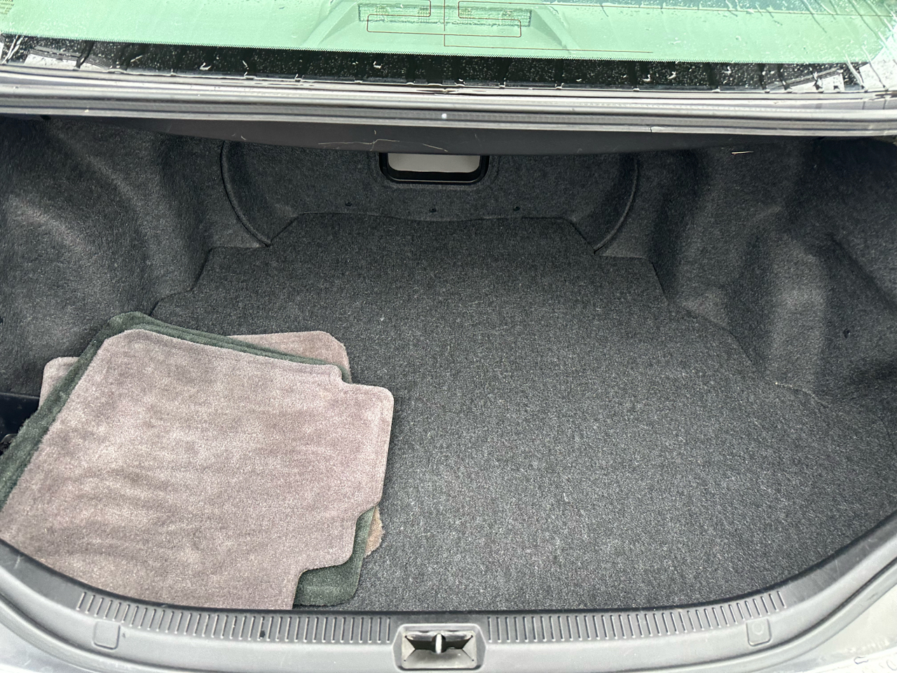 Toyota Camry 4dr Sdn I4 Man (Natl) 2010