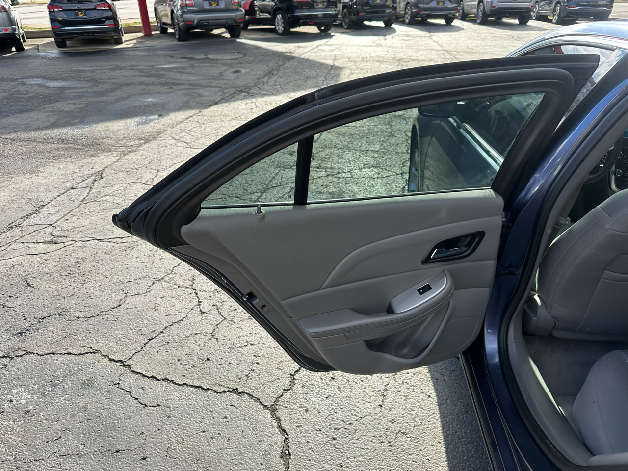 Chevrolet Malibu 4dr Sdn LS w/1LS 2015